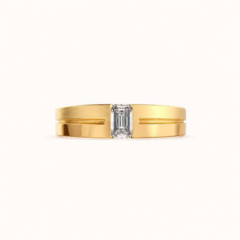 Royal Emerald Diamond Ring
