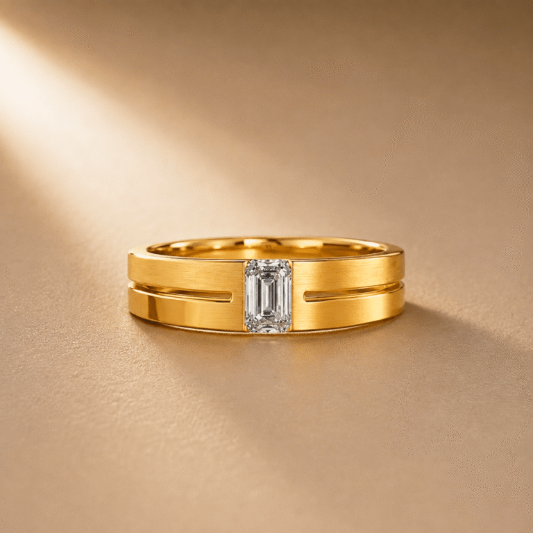 Royal Emerald Diamond Ring